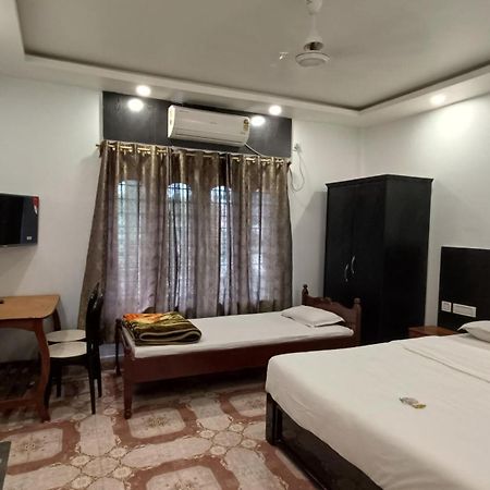 Hotel Santi Palace Bokakhat Ngoại thất bức ảnh