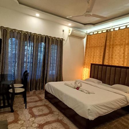 Hotel Santi Palace Bokakhat Ngoại thất bức ảnh