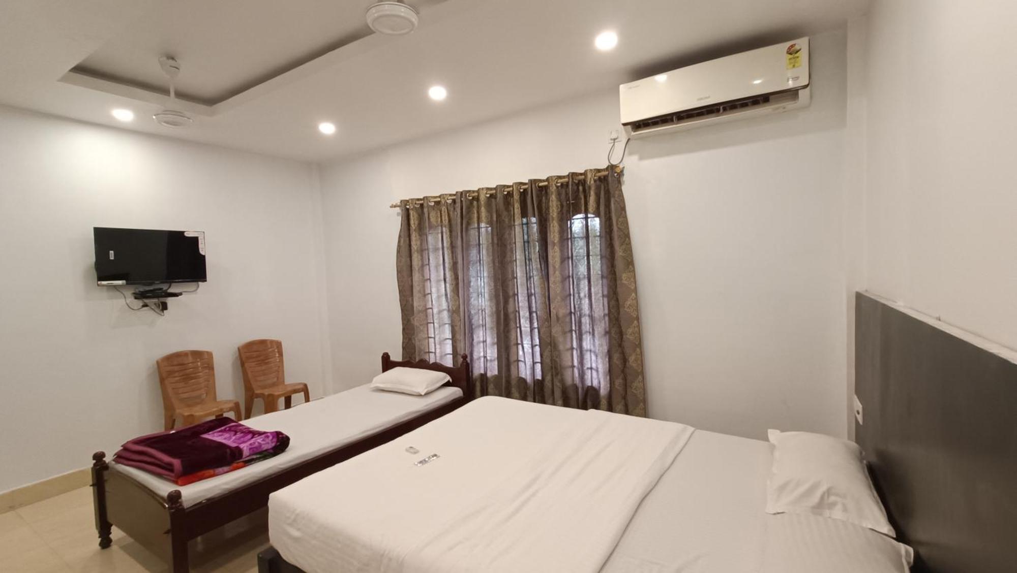 Hotel Santi Palace Bokakhat Ngoại thất bức ảnh