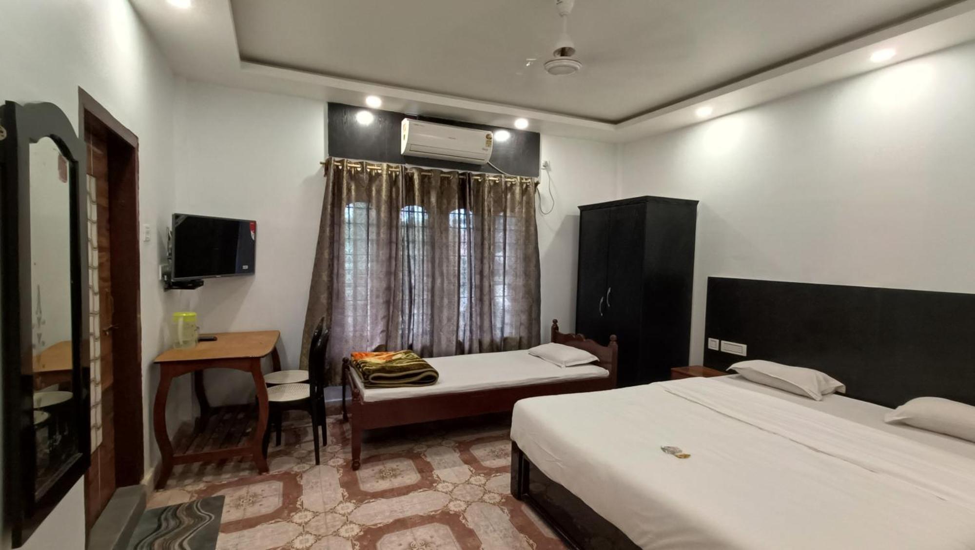 Hotel Santi Palace Bokakhat Ngoại thất bức ảnh