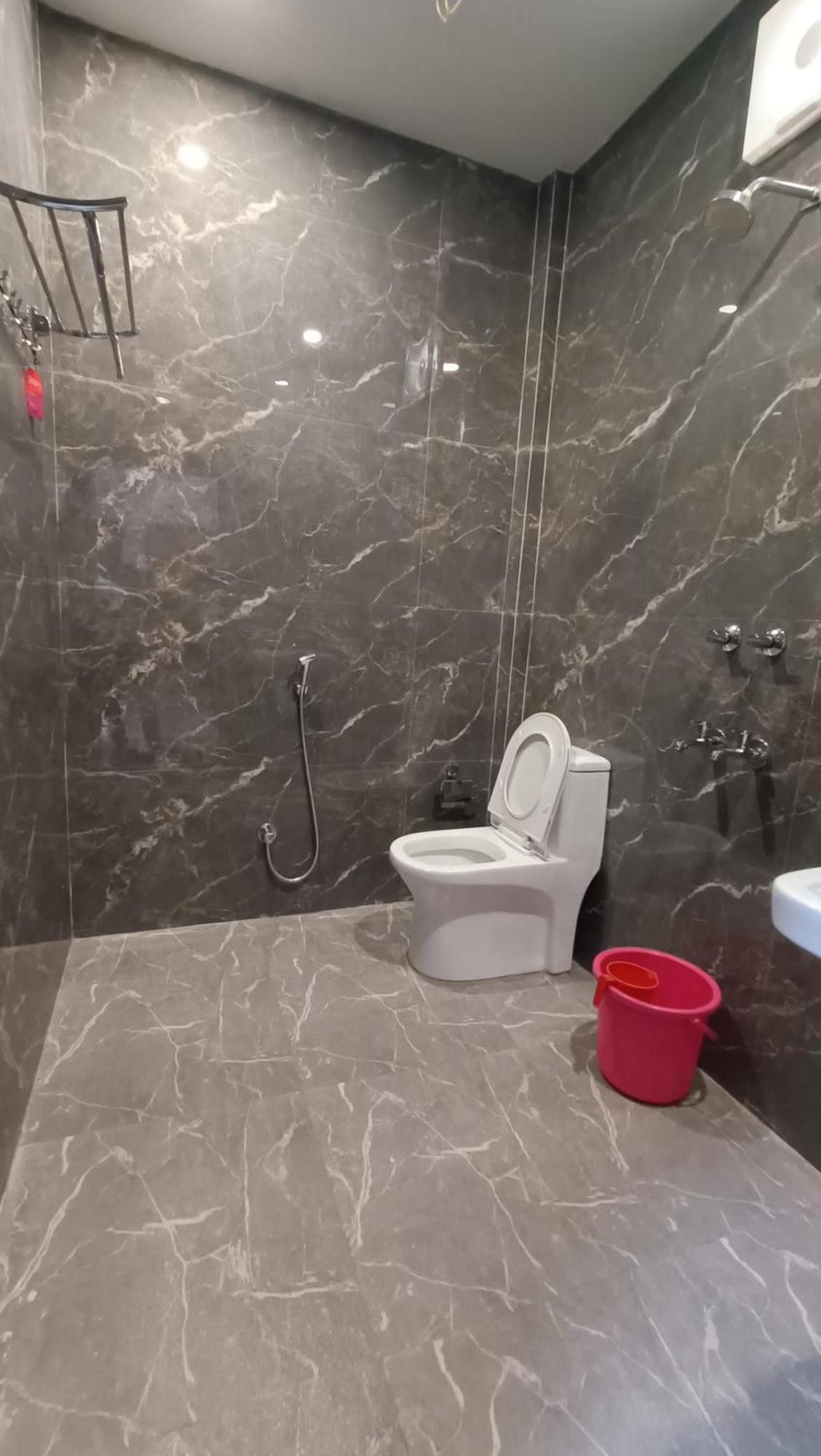 Hotel Santi Palace Bokakhat Ngoại thất bức ảnh