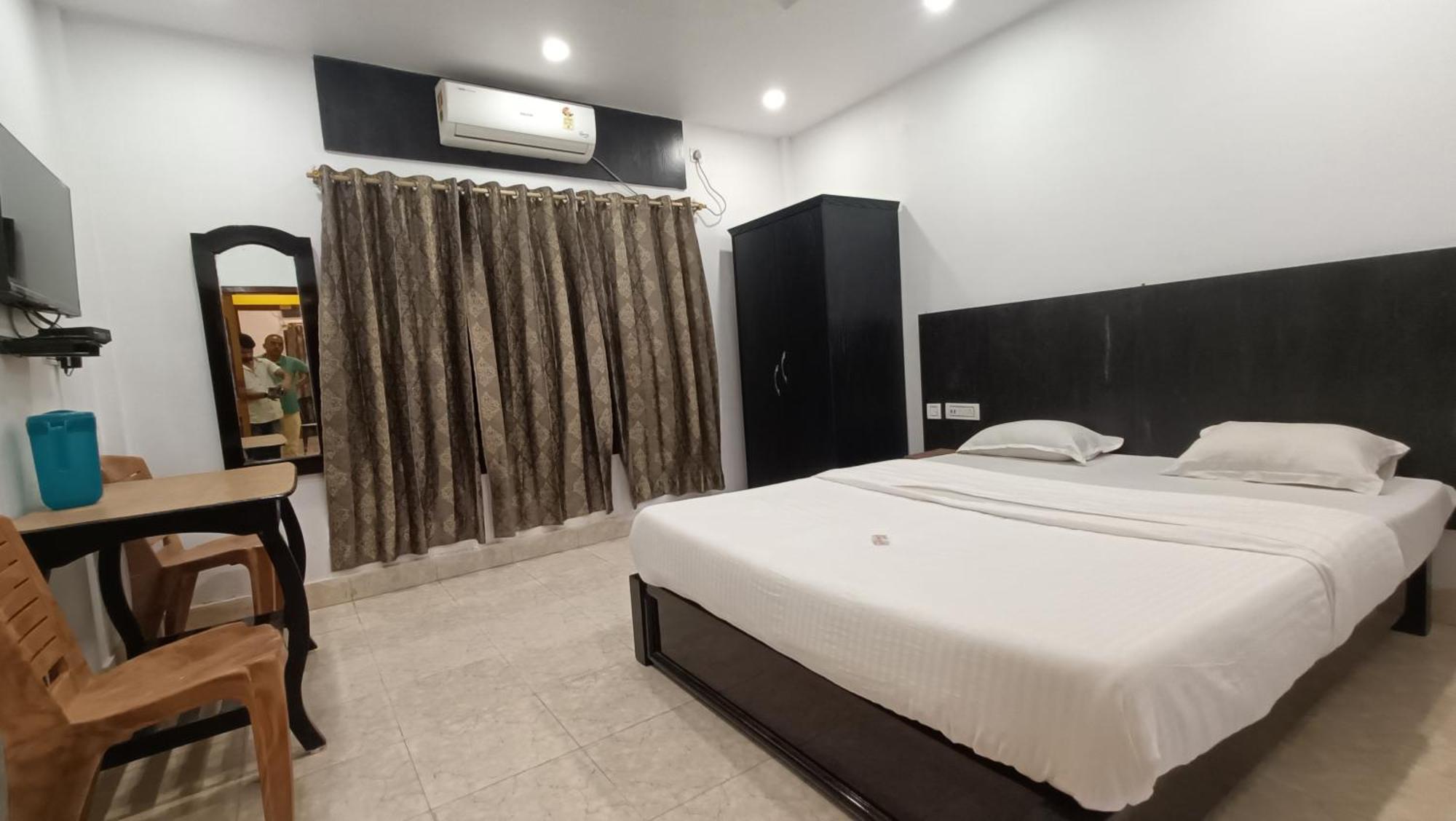 Hotel Santi Palace Bokakhat Ngoại thất bức ảnh